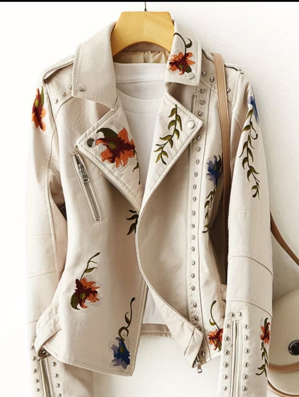 Few Sizes Left! Best Seller!! Georgeous embroderied jacket!! A Must Have!